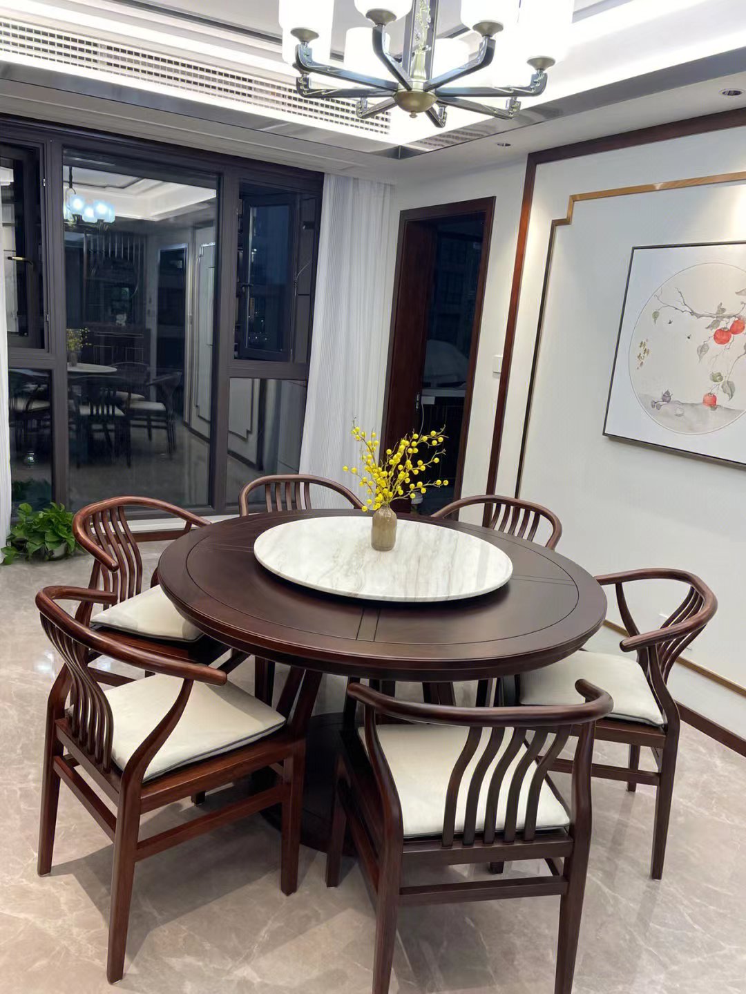 南康新中式实木餐桌圆桌带转盘,新中式家庭高档纯实木圆桌