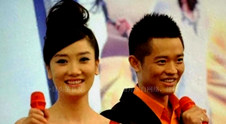 凤凰传奇是军队文职吗,凤凰传奇特招入伍了吗