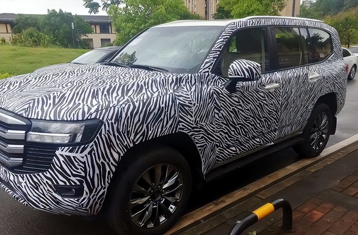 越野王者回归！全新兰德酷路泽本月底发布，或80万左右