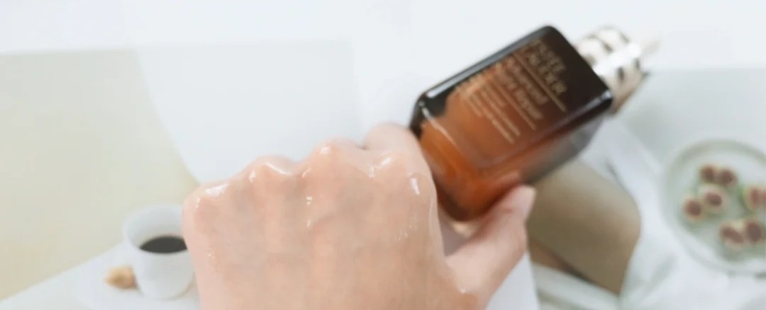 兰蔻小棕瓶和sk2小灯泡哪个好用,兰蔻小黑瓶和雅诗兰黛小棕瓶精华