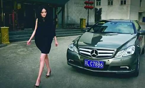 杨幂慷慨且大方,女明星里杨幂有多少钱