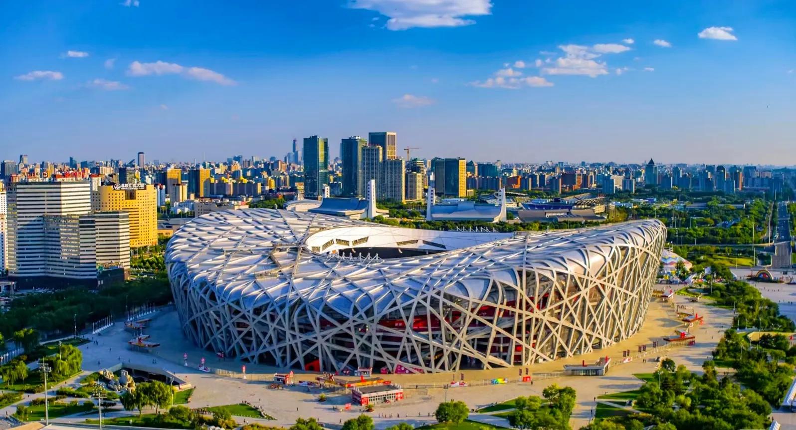 最大的体育场能容纳多少人,中国最大的10个体育场