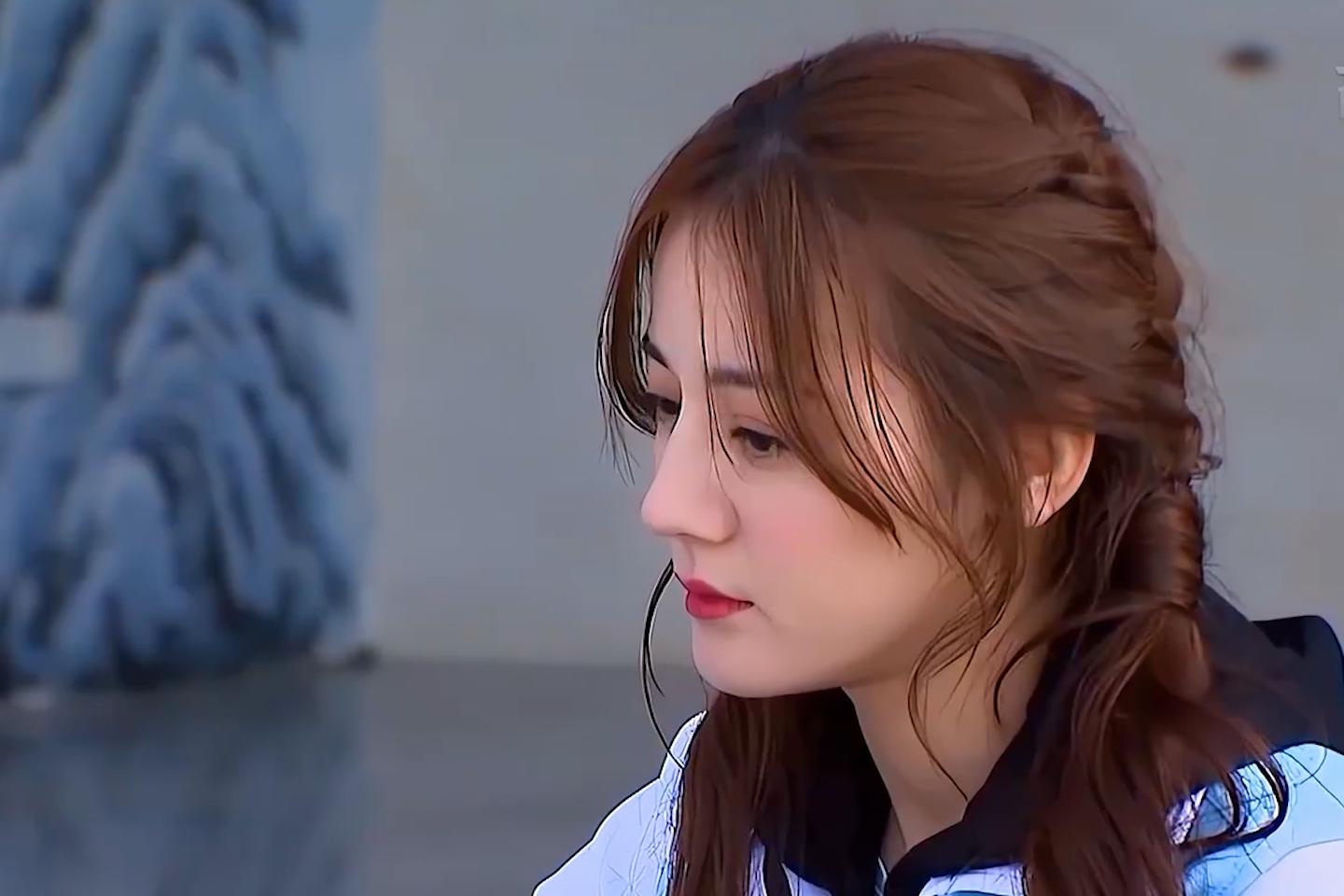 “满贯女王”迪丽热巴：与鹿晗*绑捆**CP遭全网群嘲，后逆袭重拾尊严