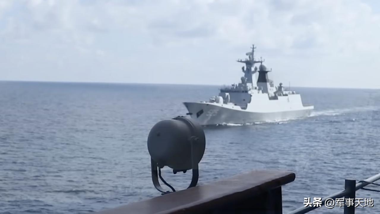 厦门舰硬核回怼台舰还有后手:天上海里全是解放军,战机战舰包围