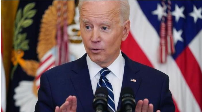 迷人小老头普京：当特工时接头都要迟到，曾牵着狗会见日本代表