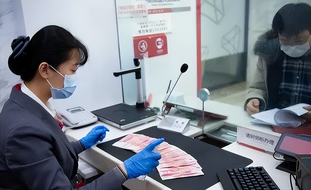 存五百万元存3年利息是多少,五千万存定期三年利息每天怎么算