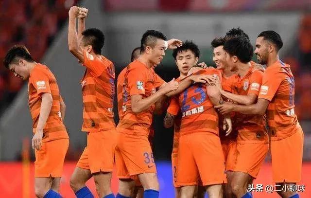 武汉三镇抗议:中国足球“千疮百孔，一地鸡毛”可谓多事之秋。