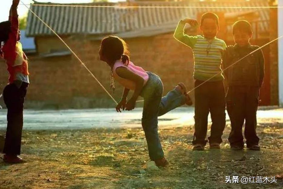 跟着孩子们感受一下童年的儿童节,儿童节回忆那些逝去的童年