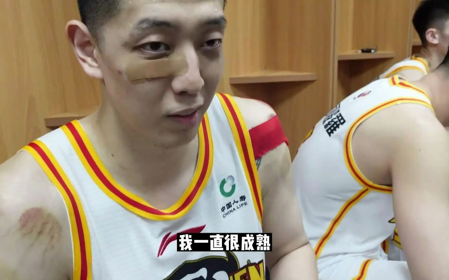 cba半决赛谁摔倒了,cba半决赛伤病