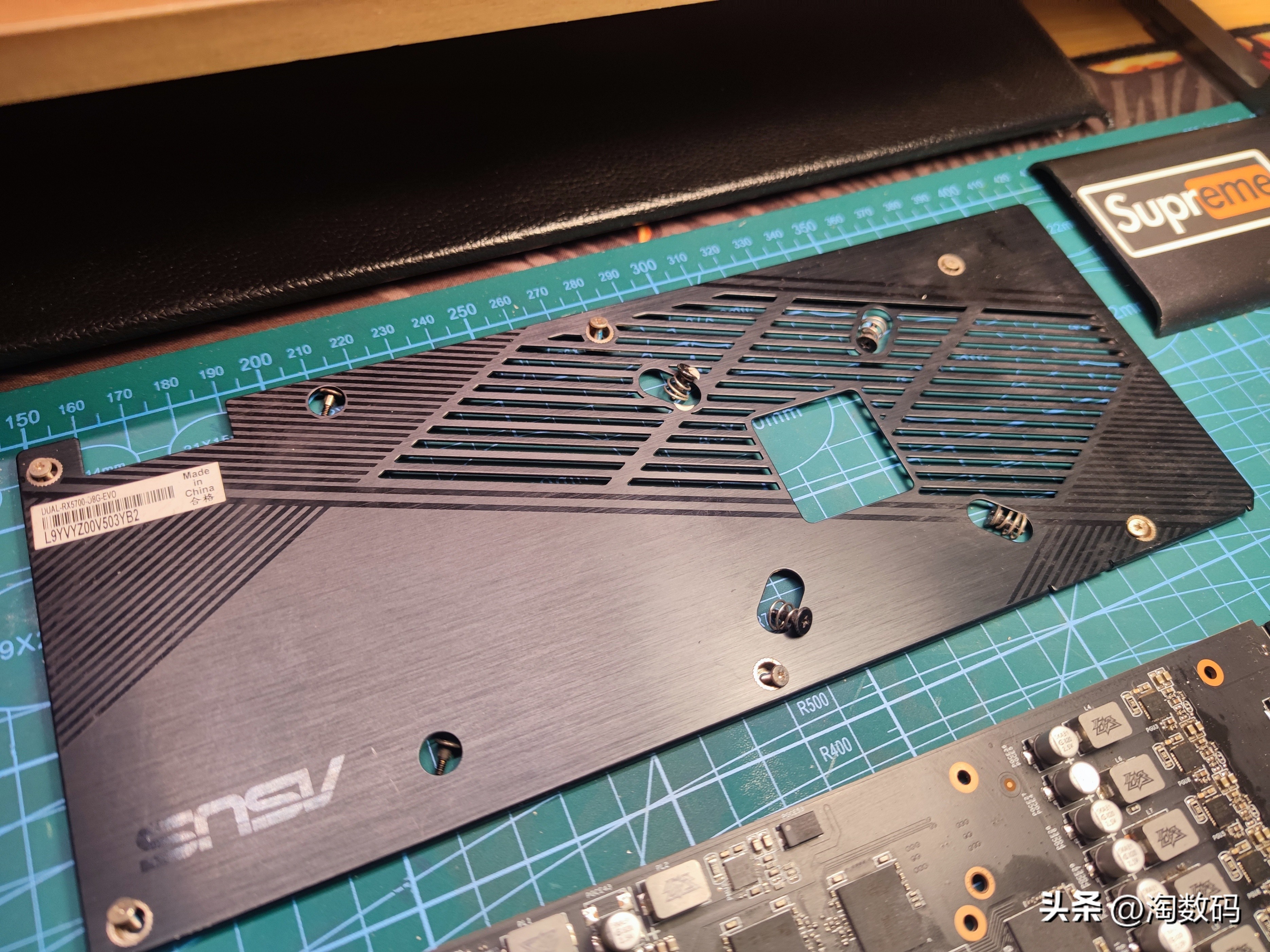 头铁矿卡配矿电:¥666块华硕RX5700+¥109块鑫谷金牌1250W装个机