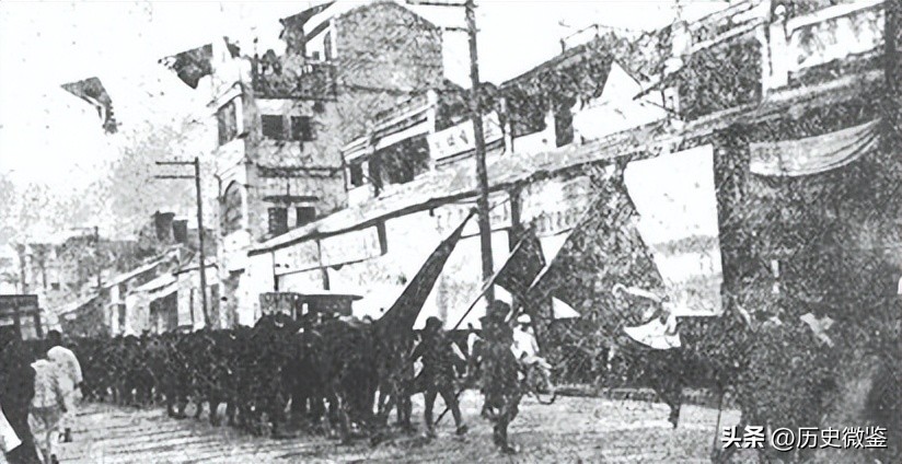 59年*振华苏**被迫离婚带6个娃，毛主席看不下去了：再找个合适的