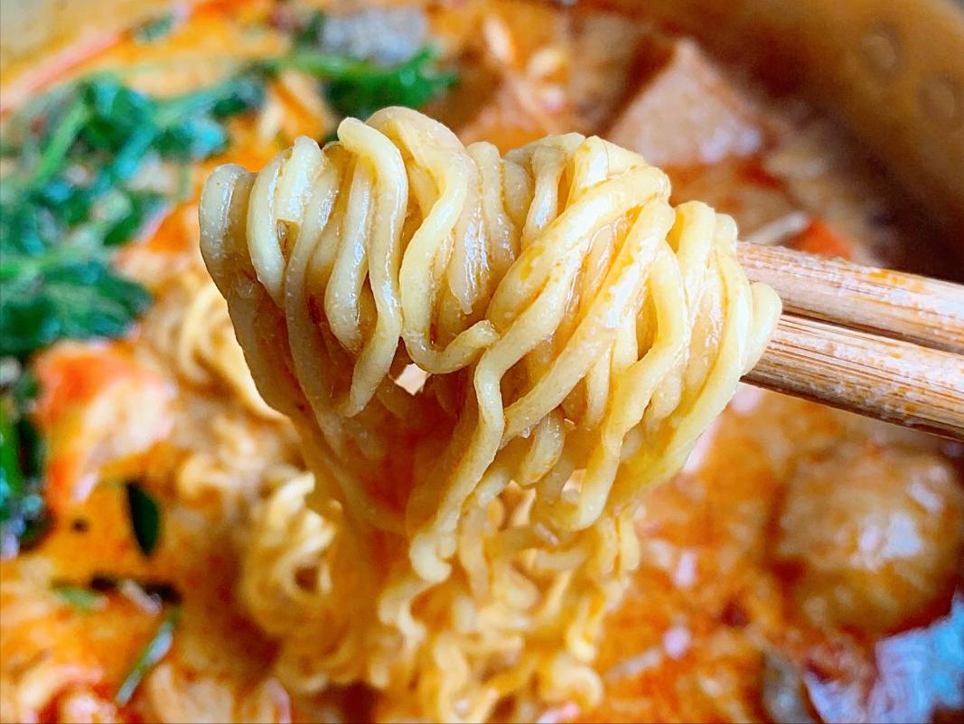 白水煮泡面怎么做,用开水泡面的神仙吃法