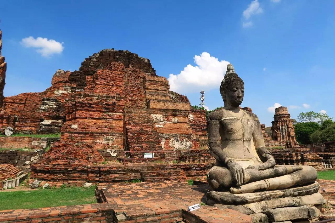 加兹尼维族群的建立和形成,与王国早期发展之间的相互作用