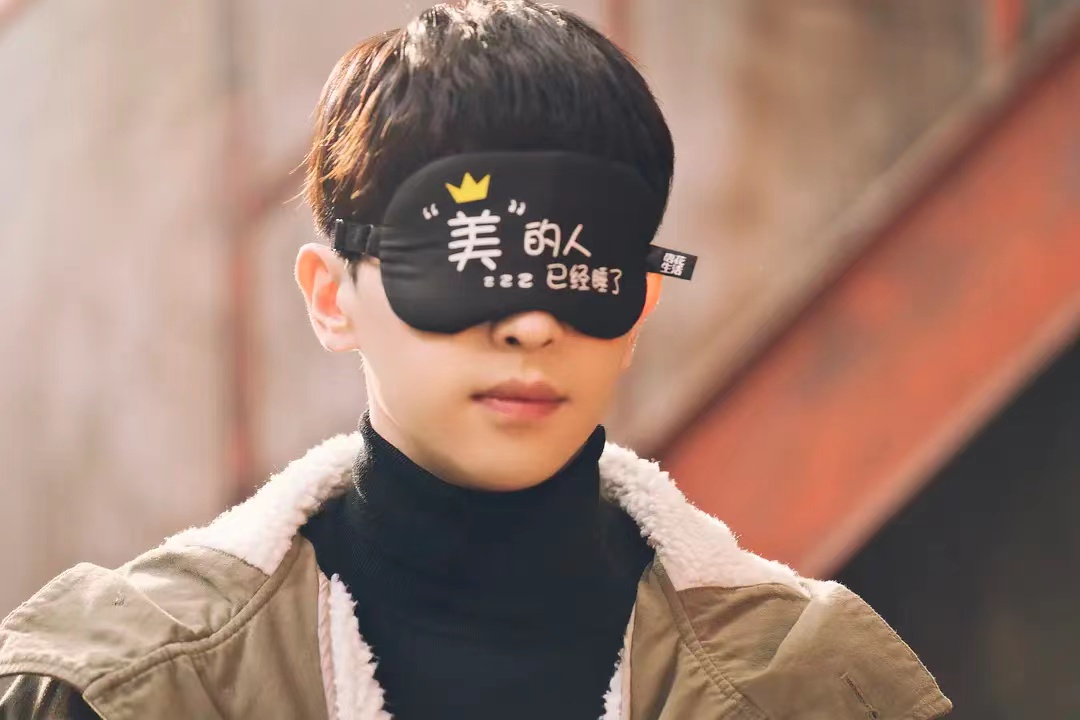 小品演员火力全开，影视演员居中调停，中国足球，一开口就输了