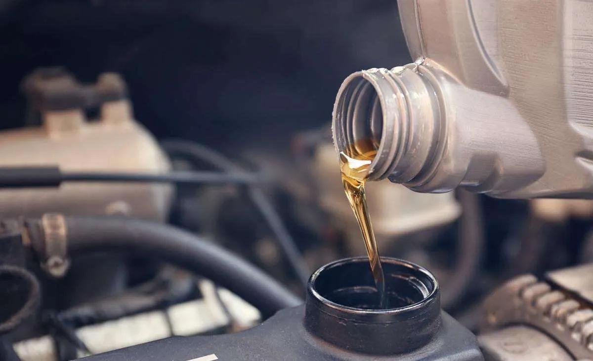 半合成机油是不是有几种呢,全合成机油和半合成机油区别在哪