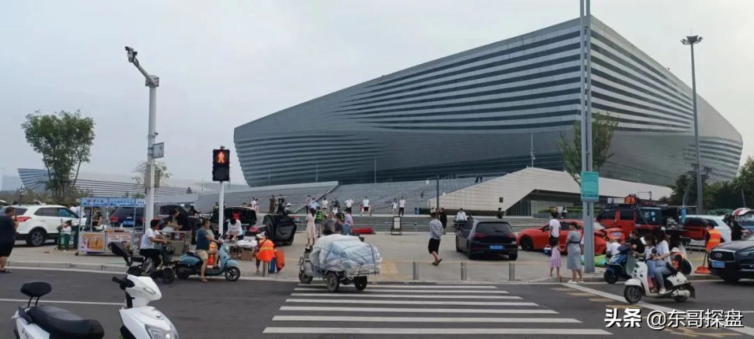 奥体中心cbd夜市,cbd小吃街郑州