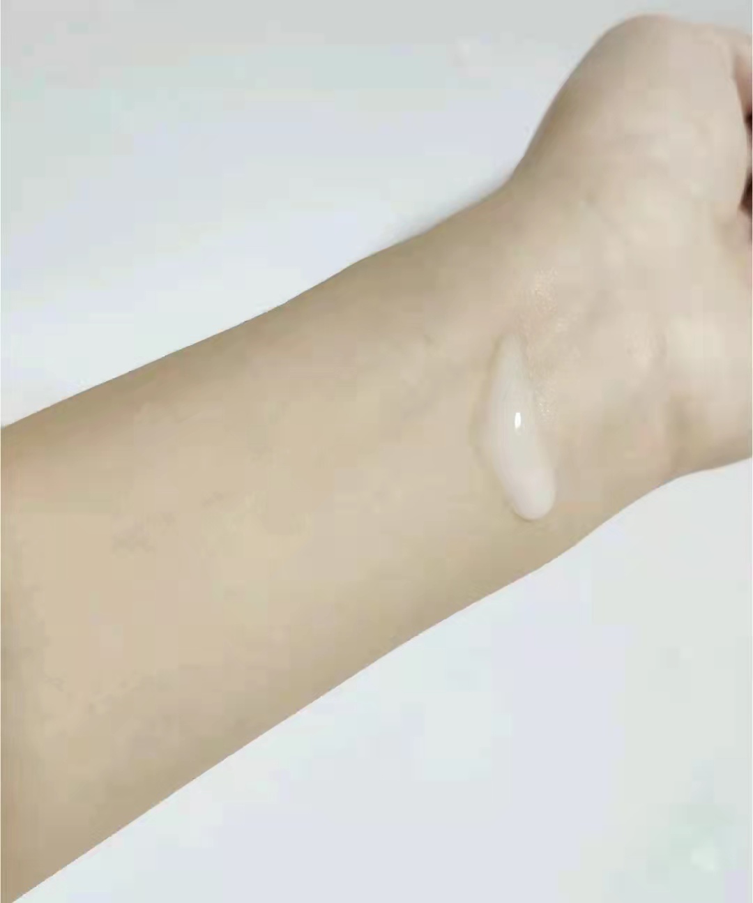 ahc水乳和雪花秀哪个好,雪花秀补水保湿水乳推荐排名第一