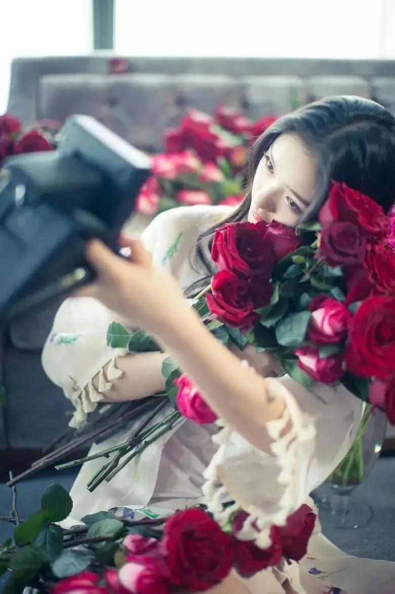 林允与周星驰隔空互动,林允离开周星驰了吗