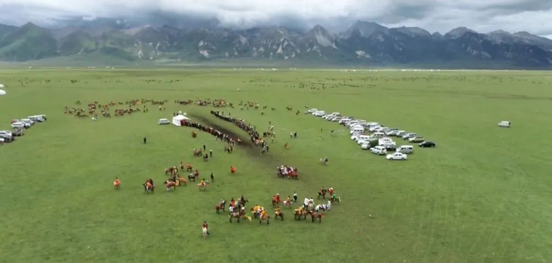 甘孜文旅局长化身侠客火出圈,火出圈啦