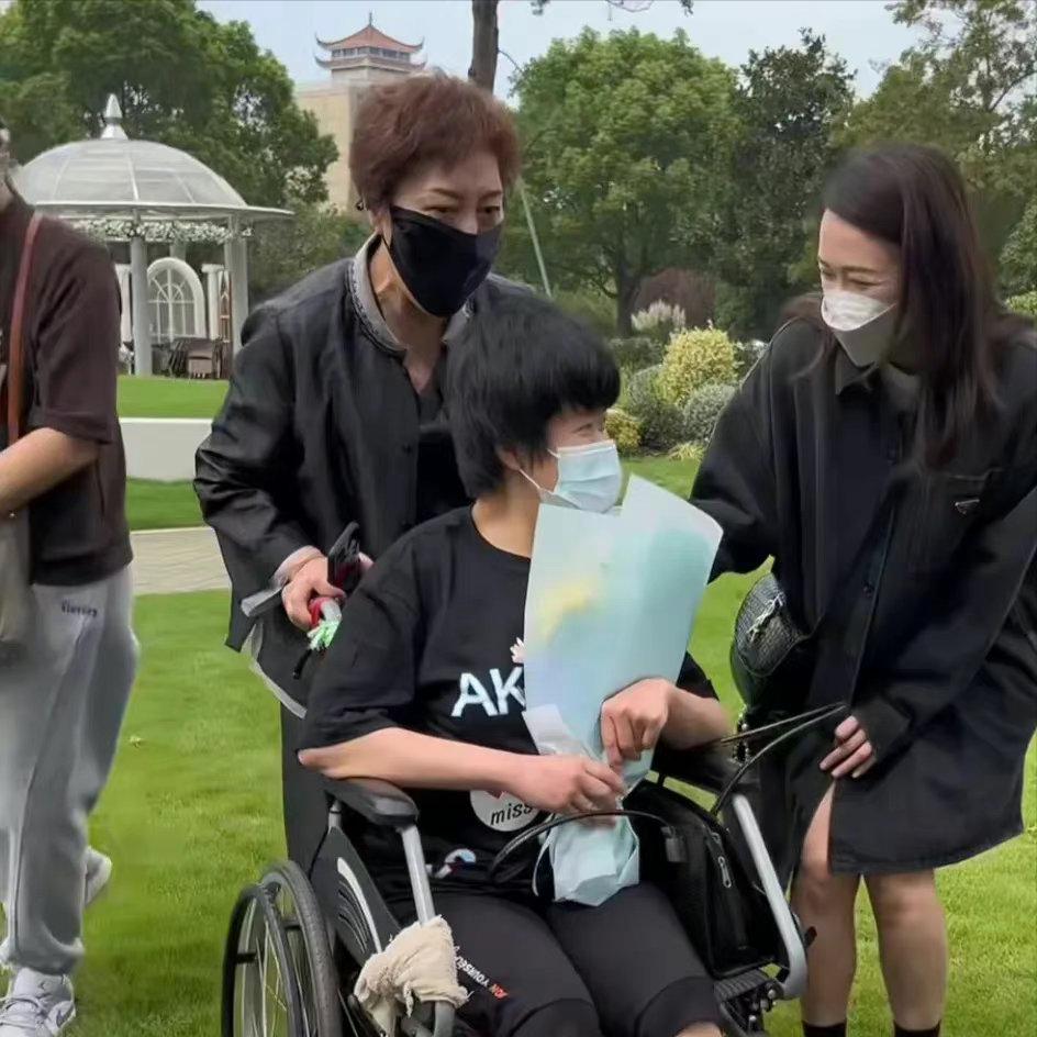 陈乔恩艾伦悼念乔任梁,乔任梁去世三周年陈乔恩探望