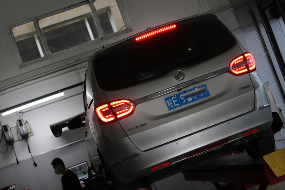 破烂的车变成新车,破烂的车子翻新