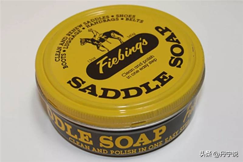 皮鞋护理鞋油带刷子,皮鞋护理膏和鞋油