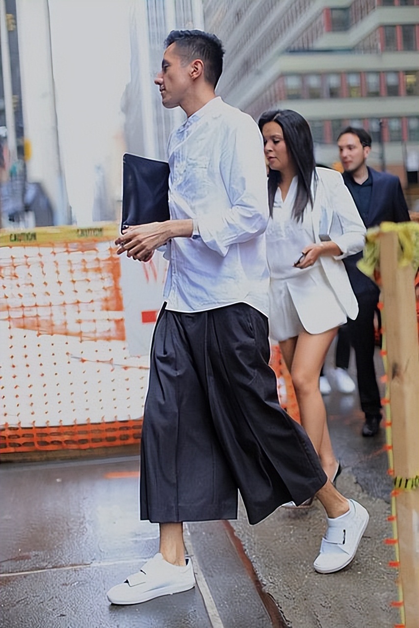 休闲西裤搭配什么鞋好看男士,休闲小脚西裤可以配什么鞋男