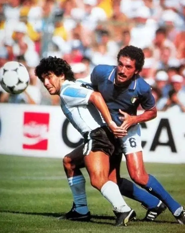 马拉多纳去世赛场悼念,马拉多纳有多少个女人