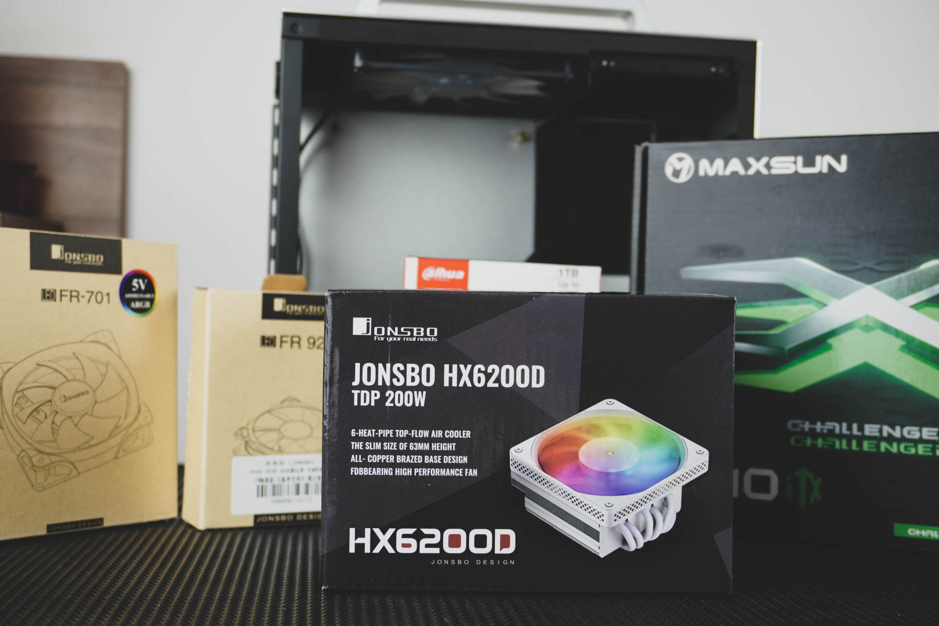 桌面空间太小怎么改造,台式机机箱越来越小