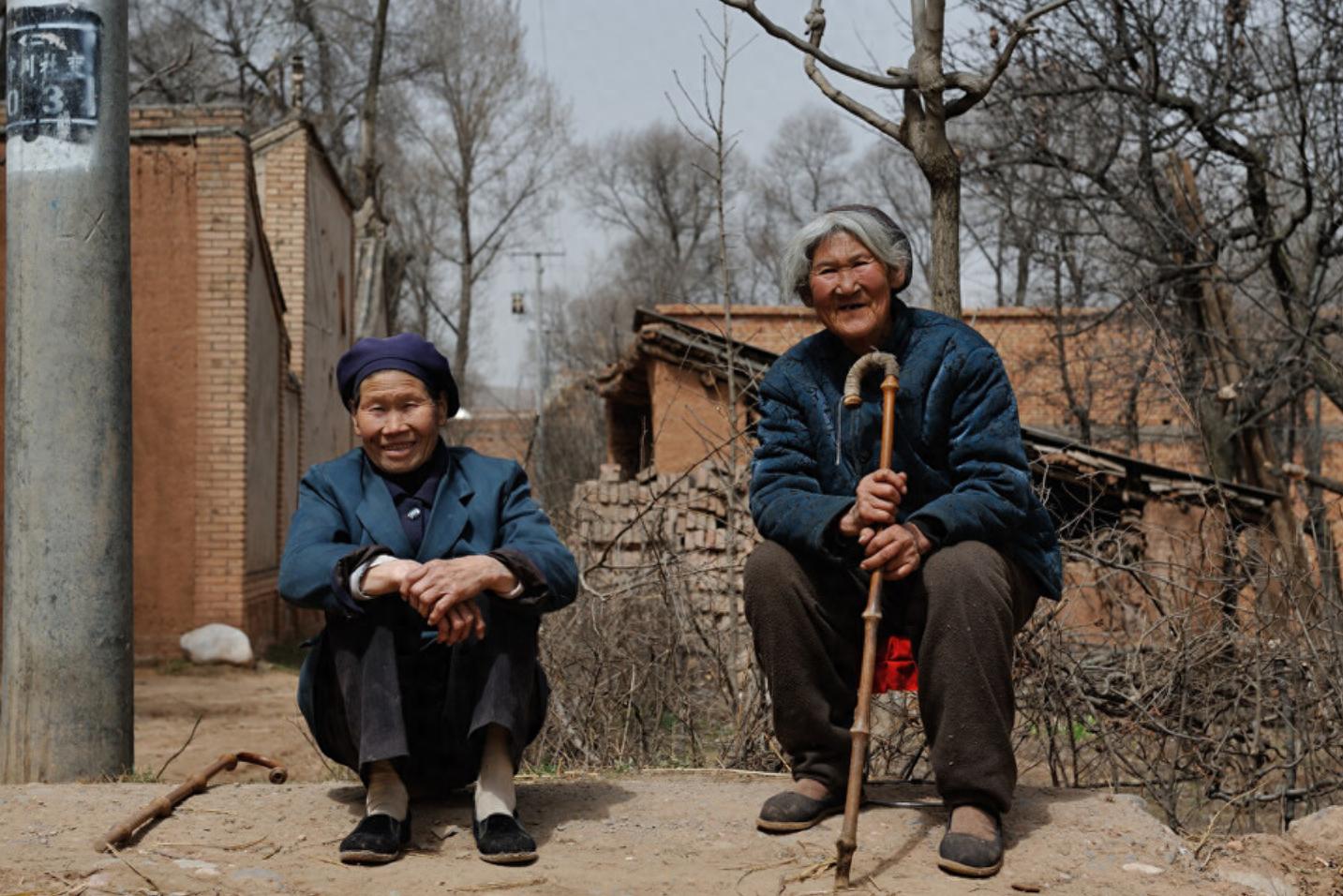 我住在同学家里，和同学的姐姐发生一段往事，至今没有告诉任何人