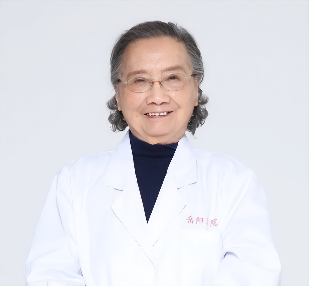 101岁女国医脸色红润，头发浓密！她分享了5个日常习惯