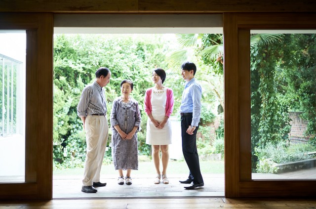 大学同居被父母发现怎么办,被父母发现跟男朋友同居