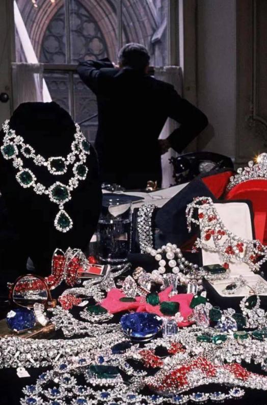 泰国王子偷钻石,清洁工15年盗走两吨钻石