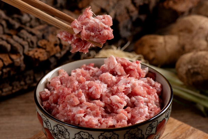 调肉馅要放多少水的正确方法,调肉馅一斤肉放多少水