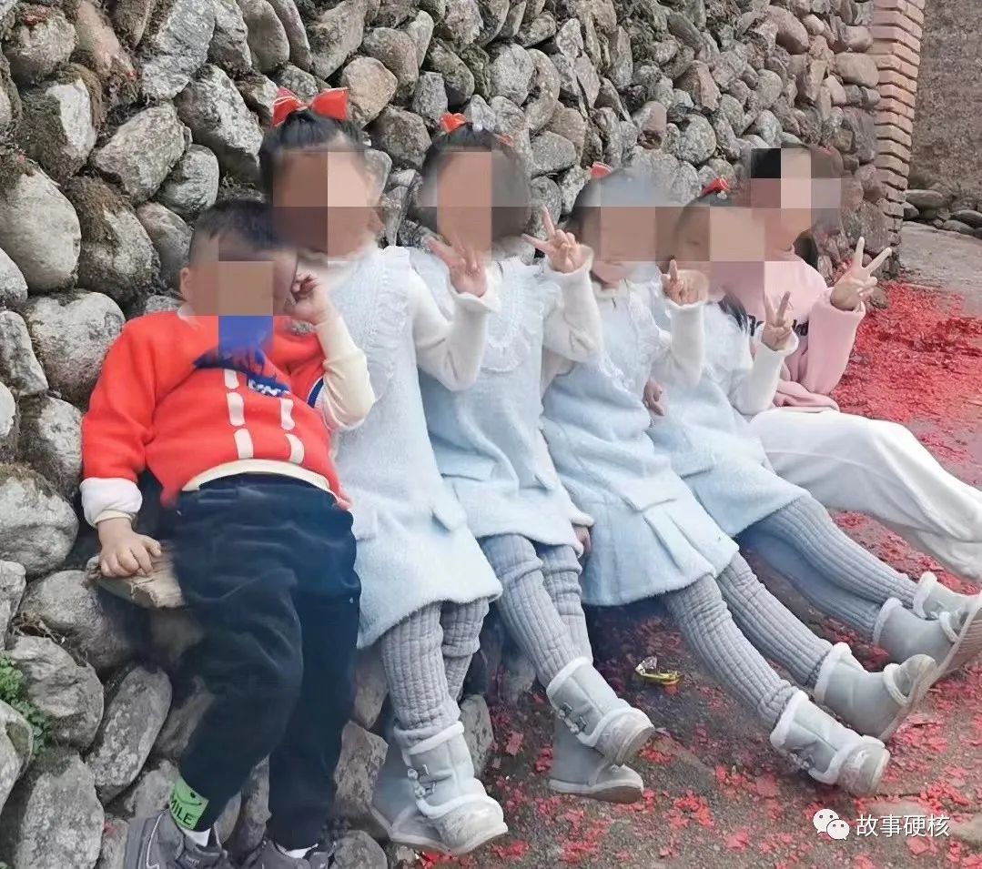 多生孩子的妈妈,多娃妈妈带娃