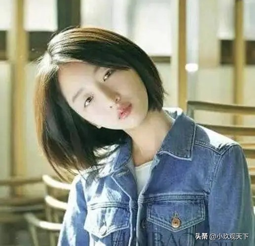 周冬雨出道十二周年获集体好评,周冬雨凭什么火得一塌糊涂