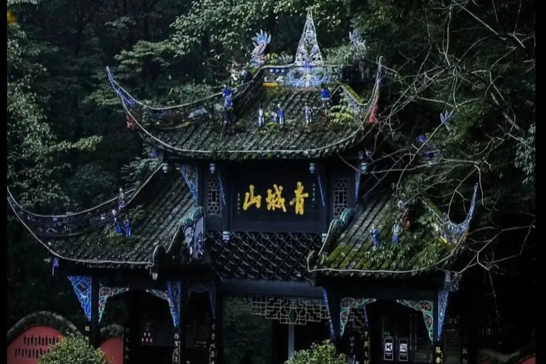 品尝川菜与领略川渝文化,品尝了一年四季的成都美食