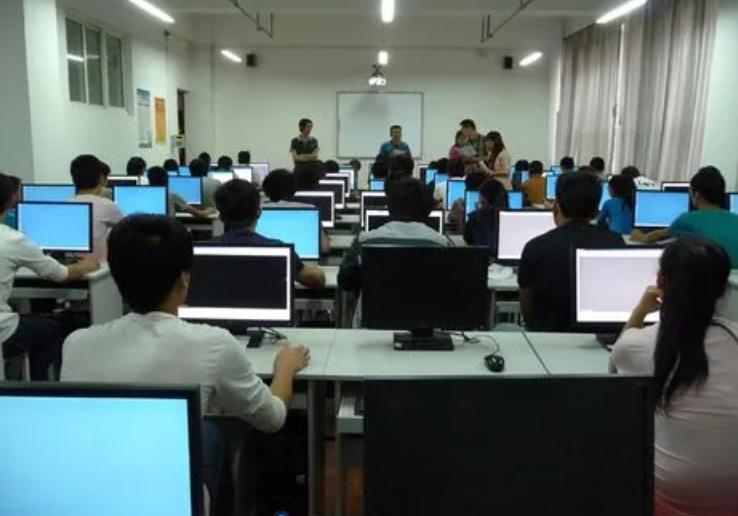 22年高考结束后,热门“三大专业”榜单来了,有眼光的学生都选了