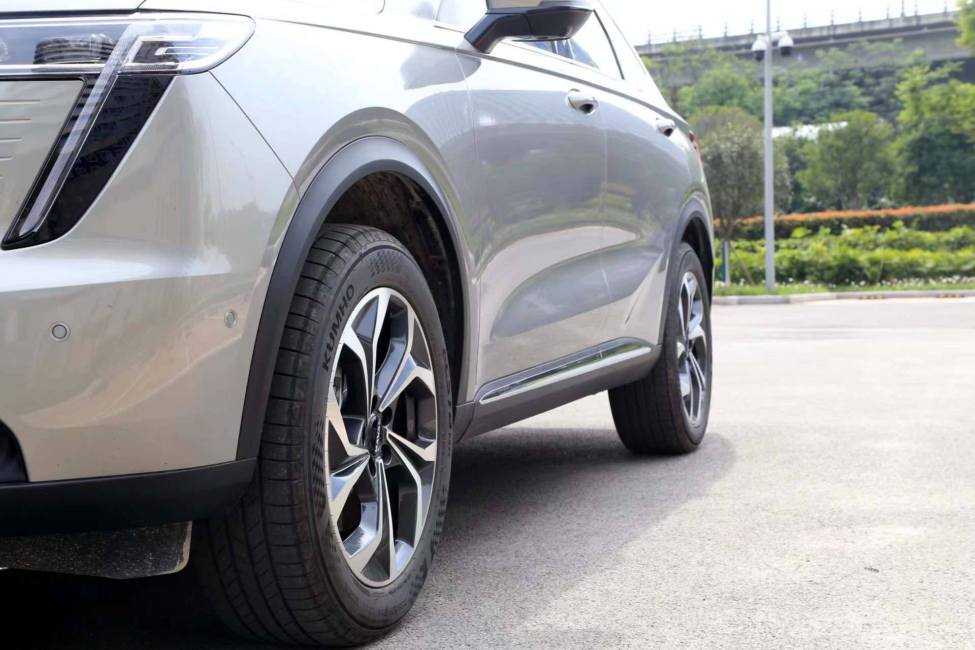 hi4鏋緳max鍥涢┍,鍝堝紬鏋緳max鏈夊摢浜涗紭鐐瑰拰缂虹偣