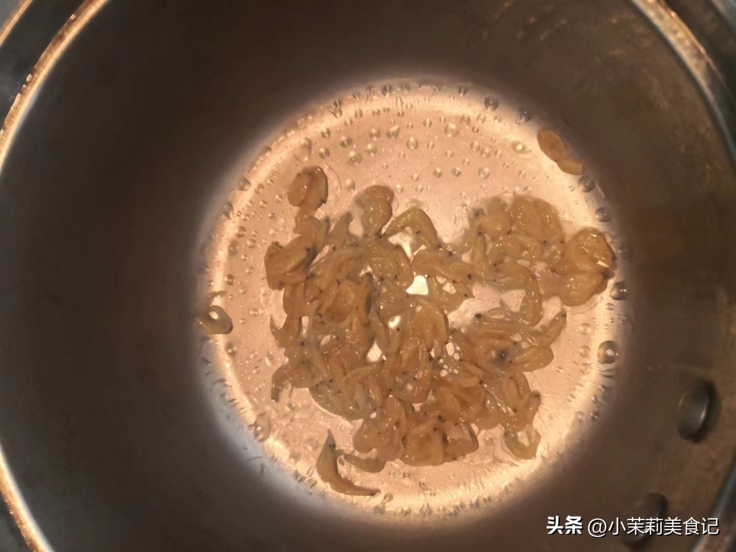 黑芝麻是不是高钙食物,补钙是白芝麻好还是牛奶好