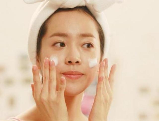 擦完护肤品有刺痛感是干燥缺水吗,皮肤补水有刺痛感真的是缺水吗