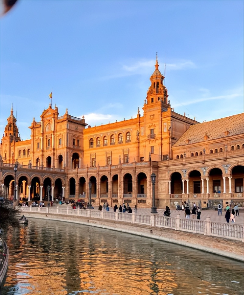 西班牙的建筑物是什么,西班牙的建筑艺术令人赞叹