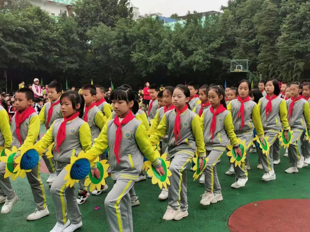 港小榜样||5年级4班——乘风破浪，为梦奋发