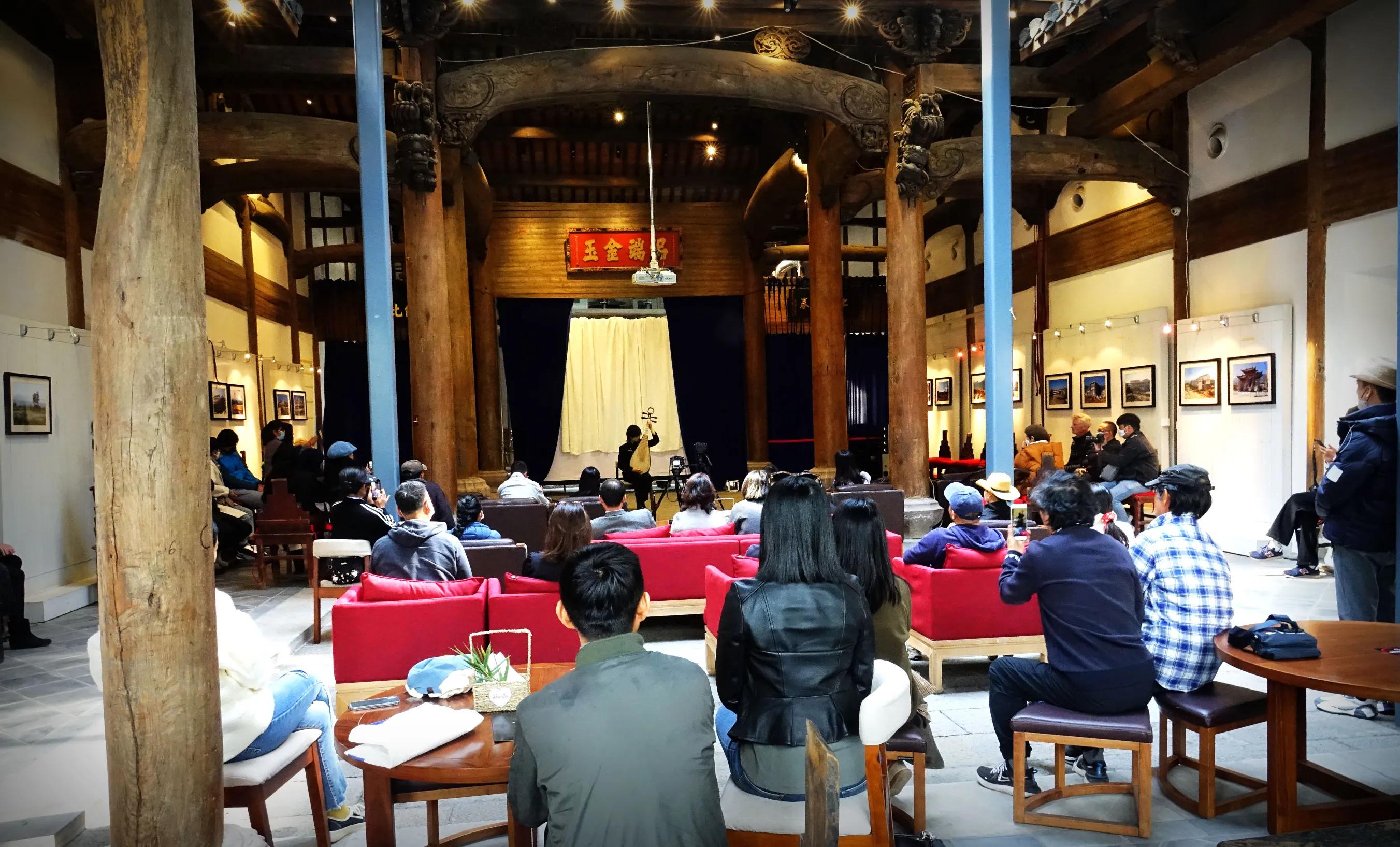 文献名邦在大理古城哪个门,文献名邦与白族服饰之美