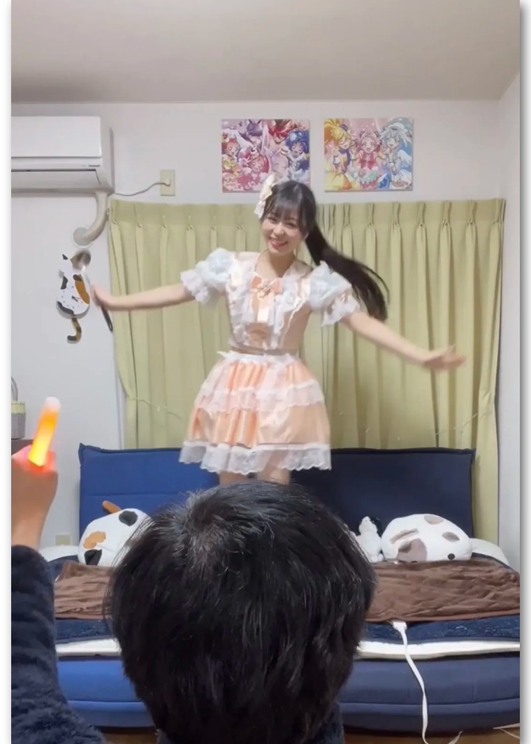 日本男粉丝与小27岁偶像结婚 (日本20岁女偶像和男粉丝结婚)