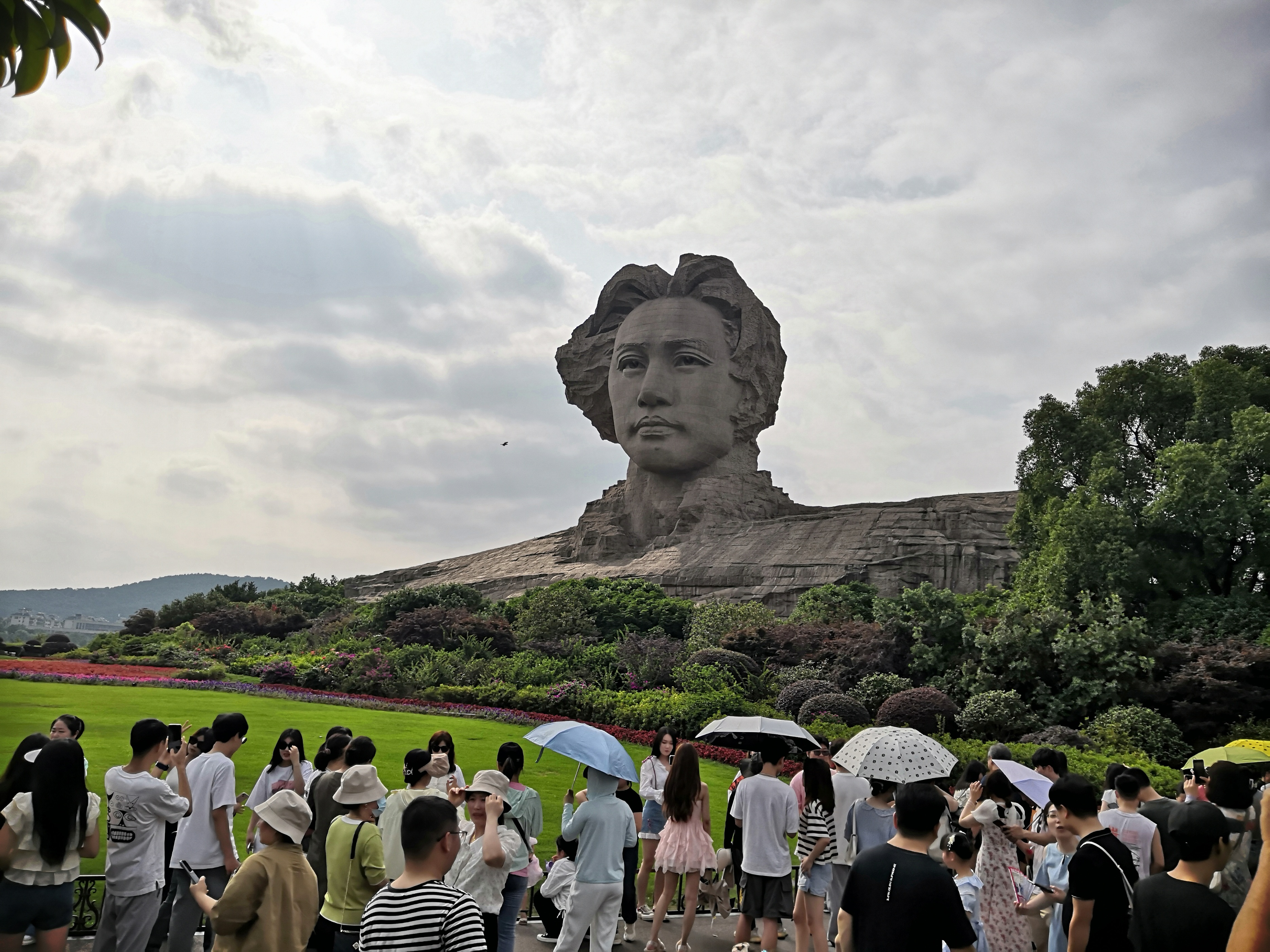 张家界凤凰古城六日游视频,重庆张家界凤凰古城六日游