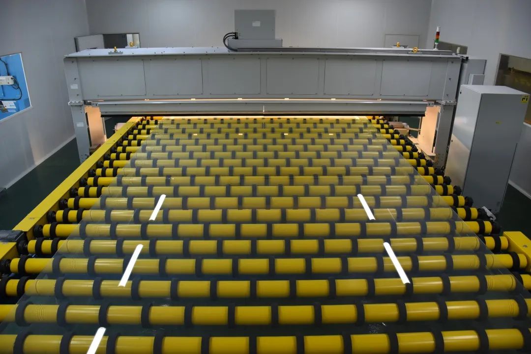 国产玄武岩玻璃手机屏幕,2019国产手机玻璃屏防砸不烂