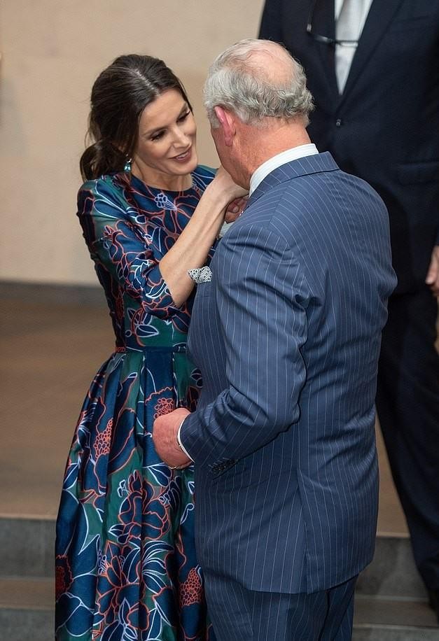 查尔斯弟媳,查尔斯和弟媳