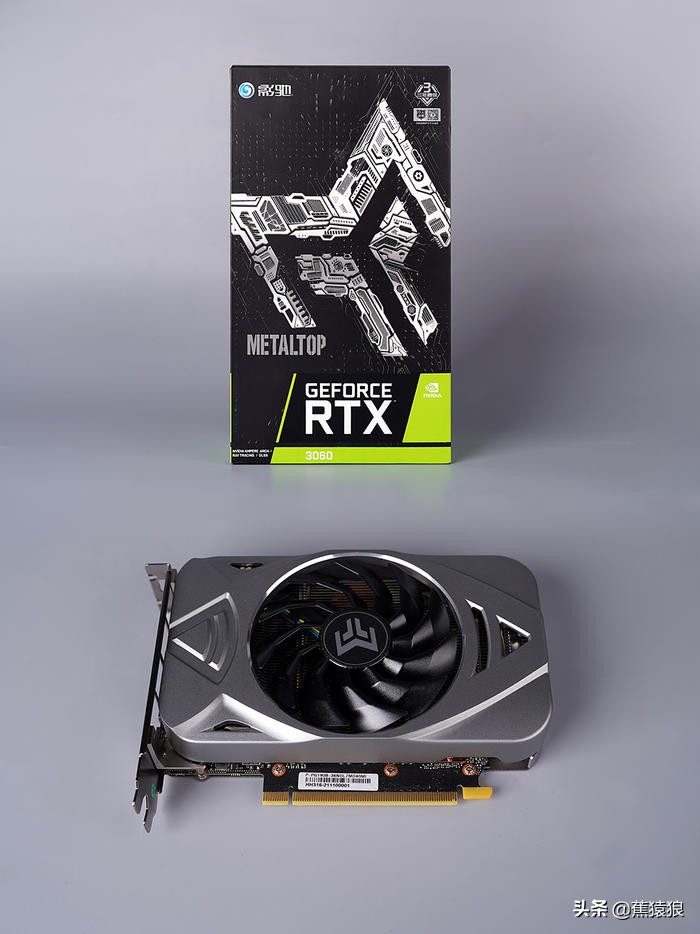 12600K+STRIXB660-I+RTX3060，AKLLAA5立式ITX机箱装机展示