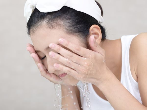 脸颊毛孔粗大怎么改善小妙招,鼻子脸颊毛孔粗大毛孔堵塞